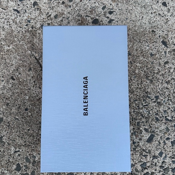 Balenciaga
Dutyfree Slide Sandal sz 11 Us/ 41 - Picture 12 of 12